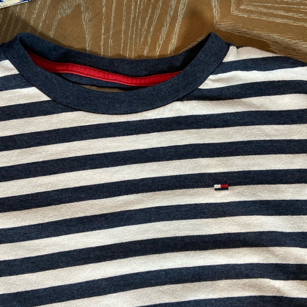Big Boy Tommy Hilfiger Short sleeve navy blue & white Striped Tee Shirt - Picture 4 of 8